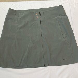 Niki’s Golf Skirt Size 8